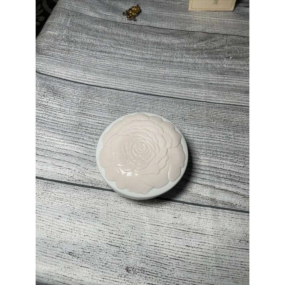 Villeroy And Boch Covered Porcelain Trinket Dish Box w Pink Rose on White Galery